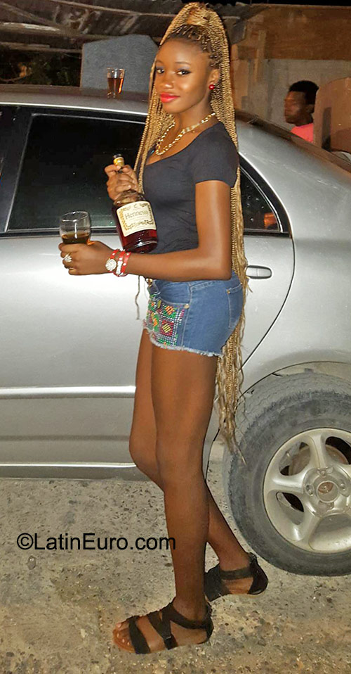 Date this young Jamaica girl Caroline from Montego bay JM2136