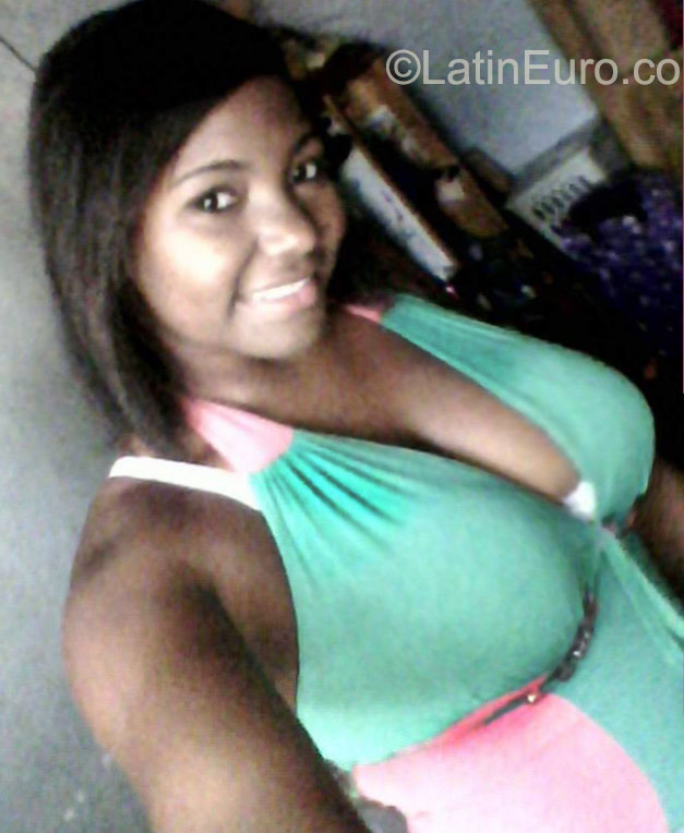 Date this lovely Colombia girl Sofia from Bogota CO17924