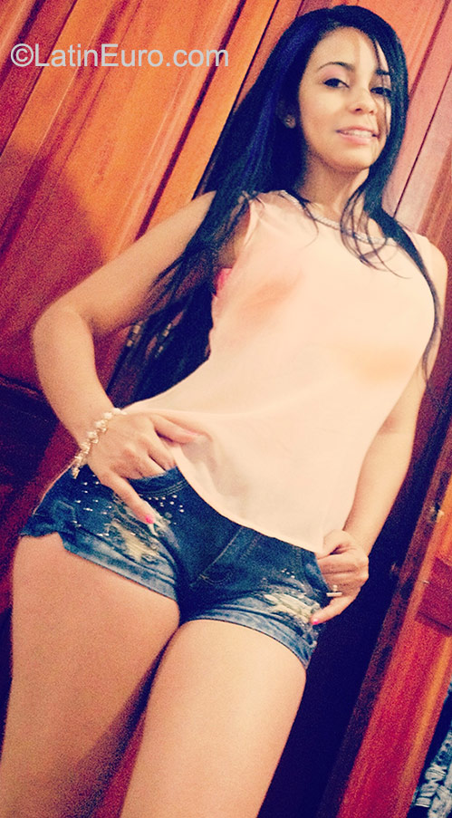 Date this young Colombia girl Alejandra from Medellin CO17992