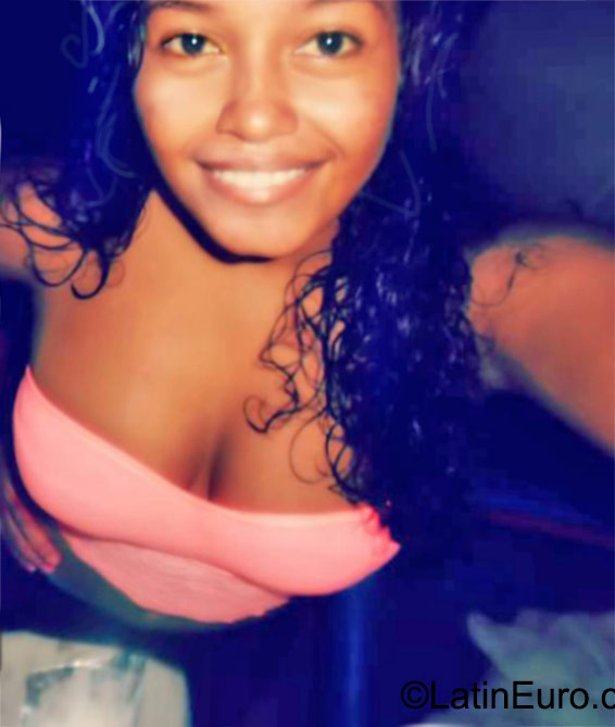 Date this voluptuous Colombia girl Fernanda from Bogota CO17995