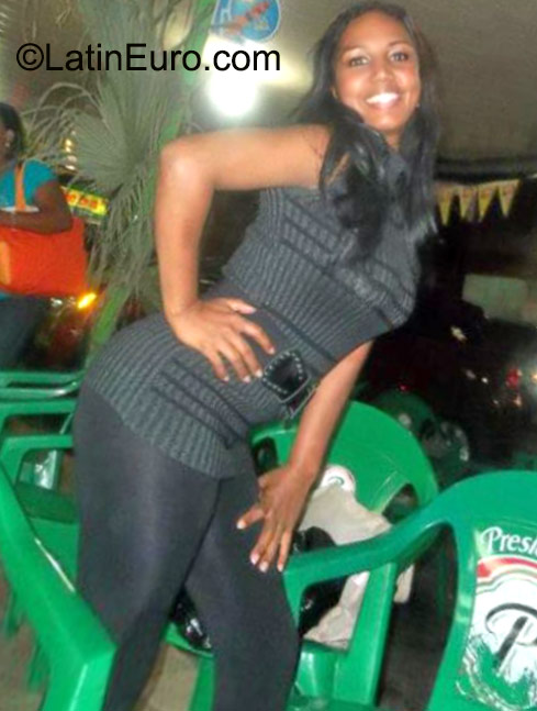 Date this tall Dominican Republic girl Yamilet from Santo Domingo DO23221