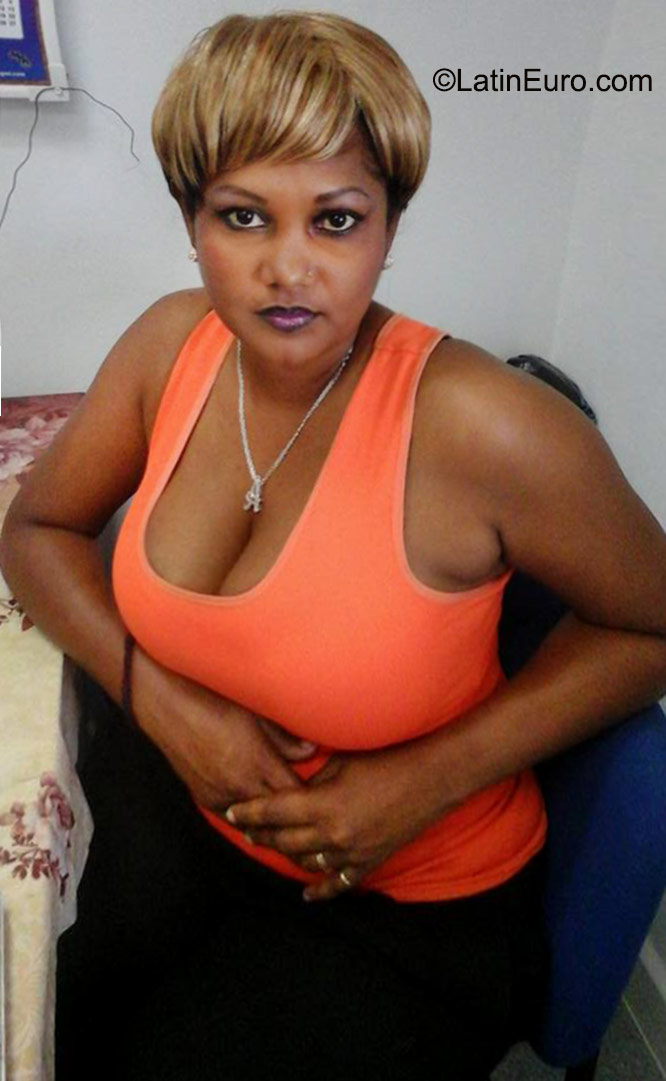 Date this hard body Trinidad and Tobago girl Asha from Trinidad TT78