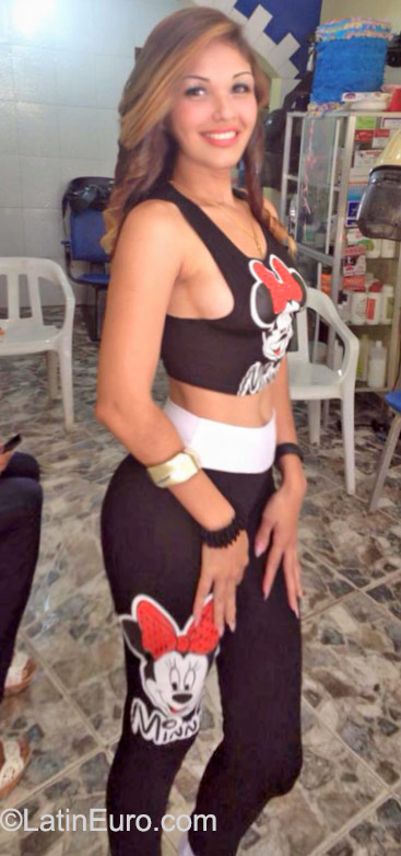 Date this foxy Dominican Republic girl Yani from Bonao DO23261