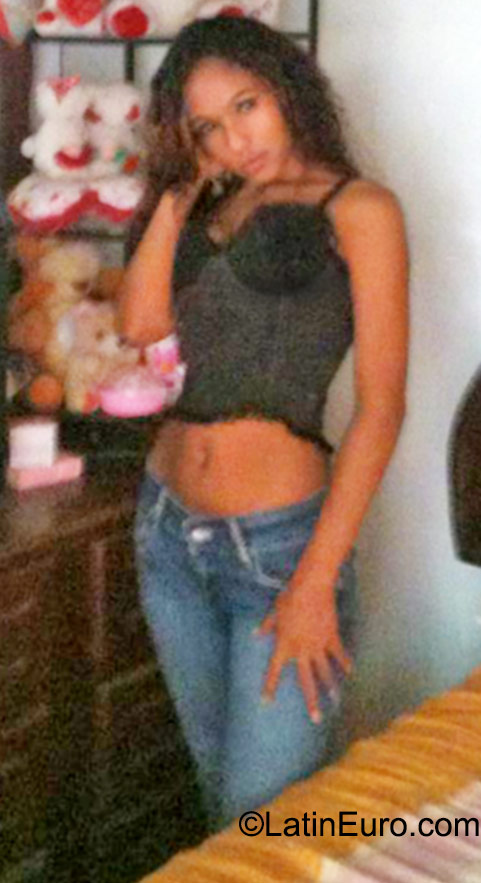 Date this lovely Dominican Republic girl Marisa from Santo Domingo DO23268