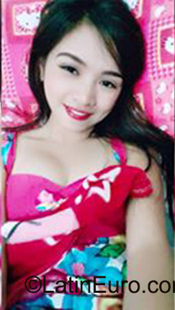 Date this happy Philippines girl Hershie from Quezon City PH813