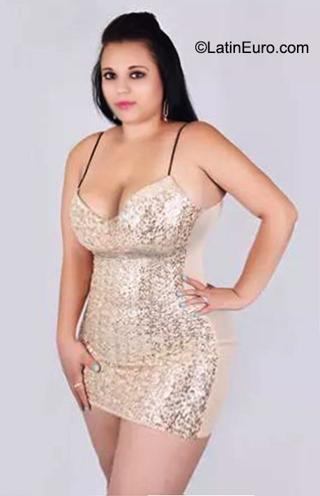 Date this good-looking Colombia girl Jennifer from Medellin CO18057