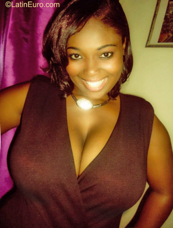 Date this voluptuous Jamaica girl Tracey from Kingston JM2160