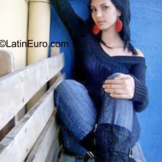 Date this tall Honduras girl Sidia from Tegucigalpa HN1716