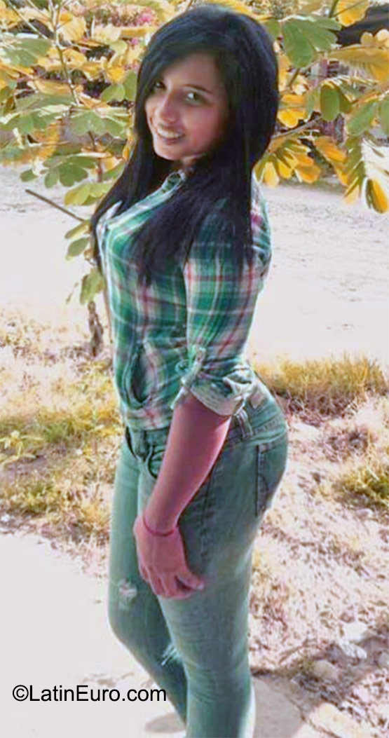 Date this gorgeous Honduras girl Karla from Tocoa HN1722