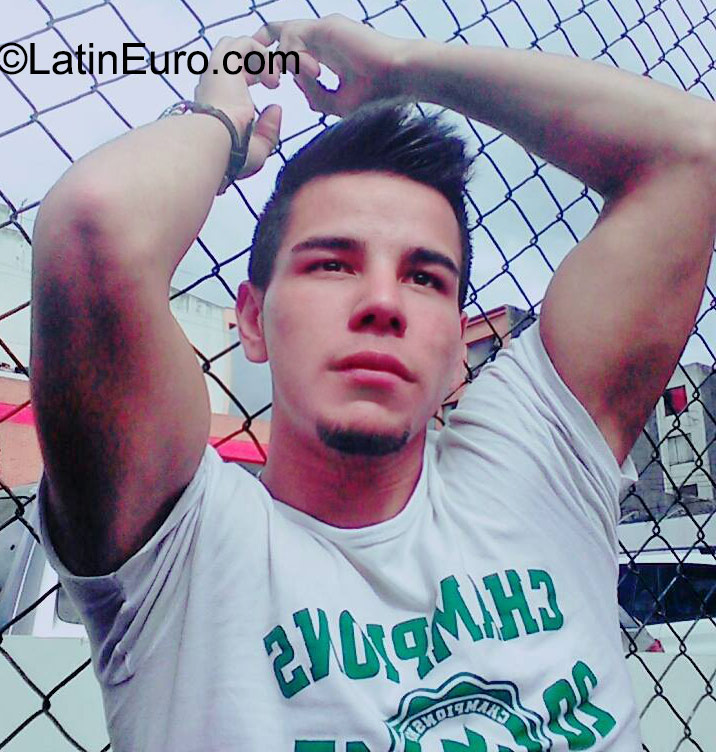 Date this attractive Colombia man Elias from Bogota CO18083