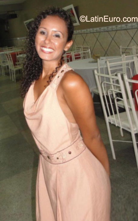 Date this cute Brazil girl Analidia from Rio De Janeiro BR9999
