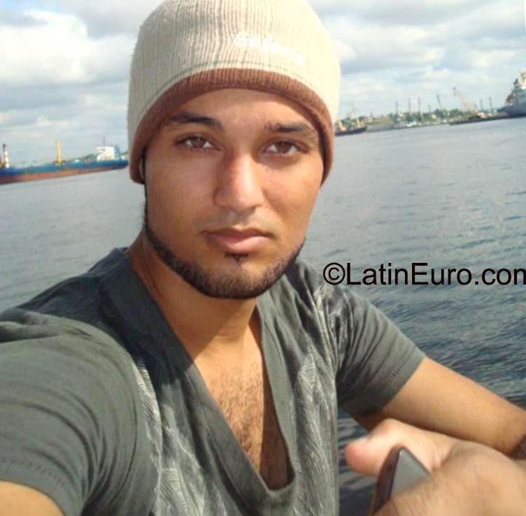 Date this hot Dominican Republic man Manuel from Punta Cana DO23485