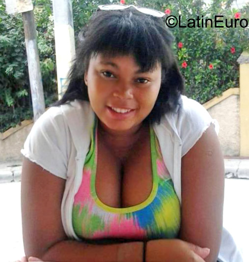Date this charming Dominican Republic girl Sirenita from Santo Domingo DO23636