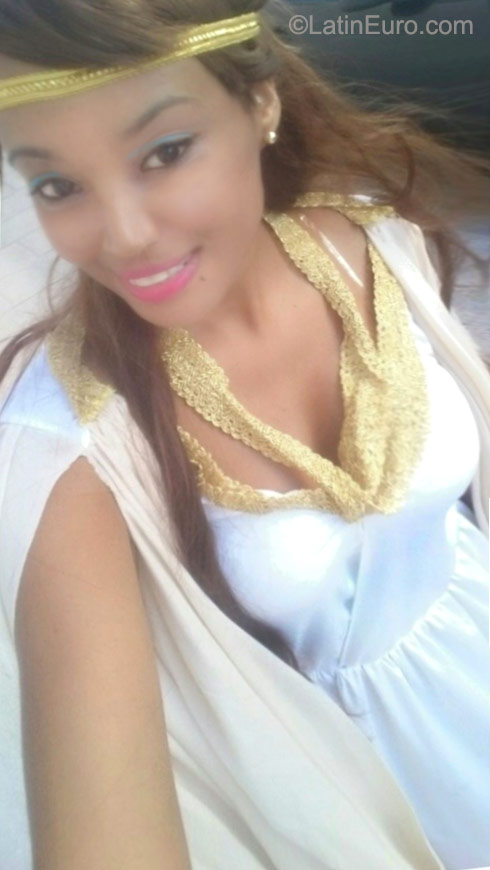 Date this sensual Dominican Republic girl La Chanty from Santo Domingo DO23656