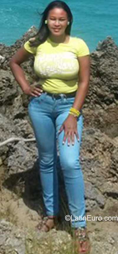 Date this beautiful Dominican Republic girl Yuly from Santiago DO23661