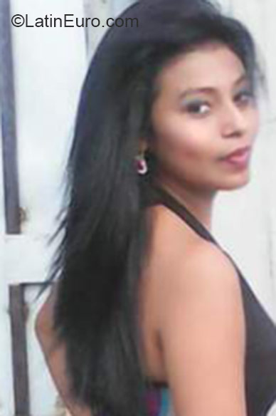 Date this sensual Honduras girl Yeimi from La Ceiba HN1787
