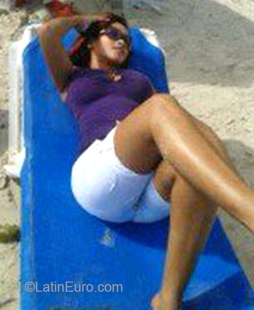 Date this lovely Dominican Republic girl Rosy from Azua DO23729