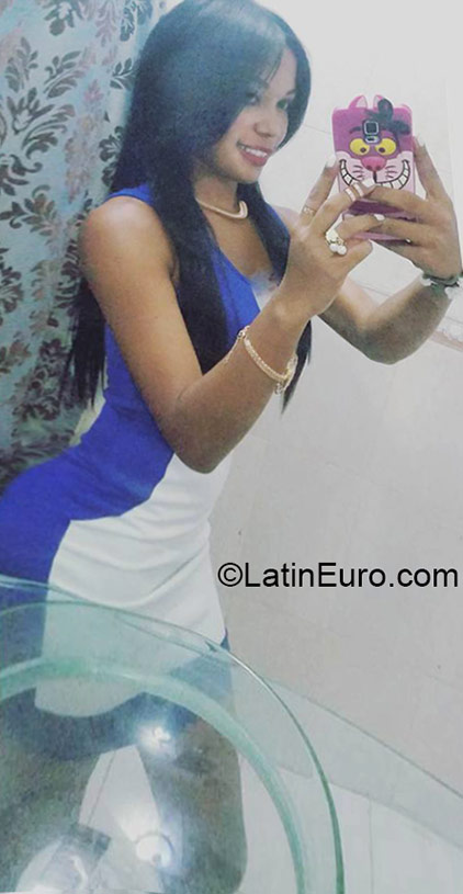 Date this lovely Dominican Republic girl Fanny from Santo Domingo DO23782
