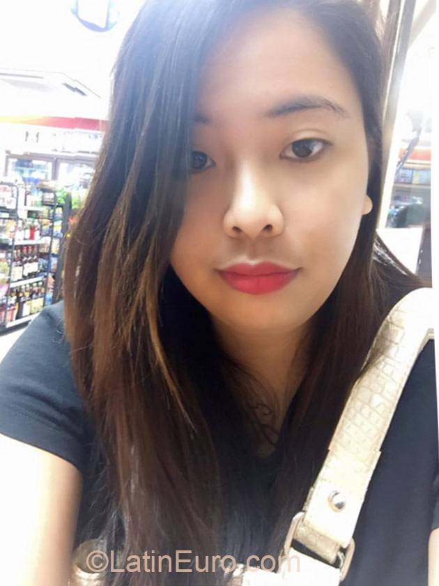 Date this sensual Philippines girl Risa from Manila PH835