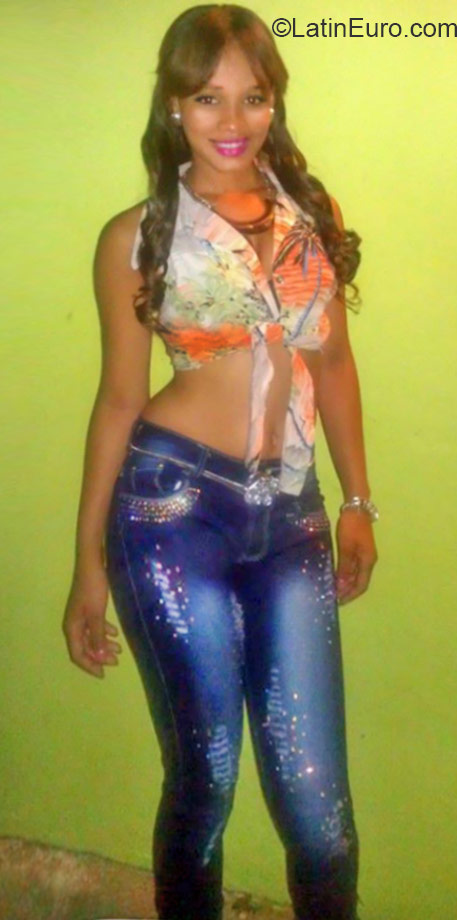 Date this good-looking Dominican Republic girl Lasandra from Puerto Plata DO23835