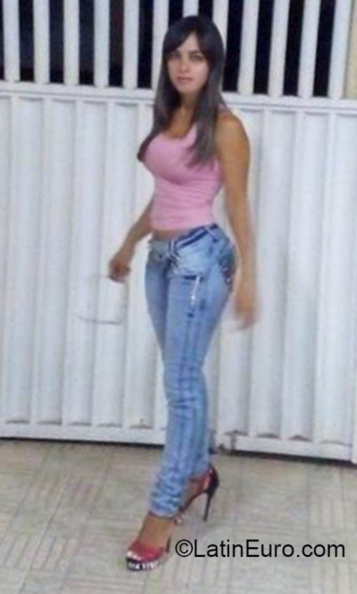 Date this hard body Brazil girl Micarlia from Ocidental BR9502