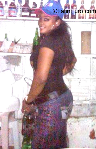 Date this hard body Dominican Republic girl Floriangel from Santo Domingo DO23851