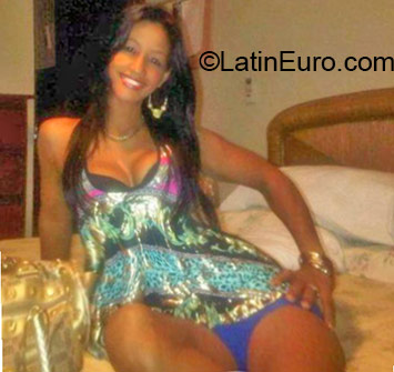 Date this hot Dominican Republic girl Scarlet from San Pedro De Macoris DO24048