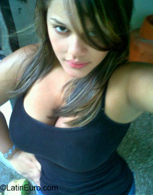 Date this gorgeous Dominican Republic girl Massiel from La Vega DO24056