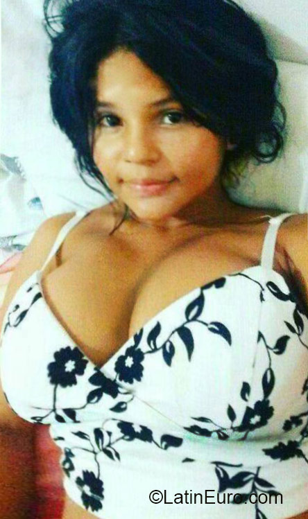 Date this sensual Colombia girl BRENDA from Cartagena CO18327