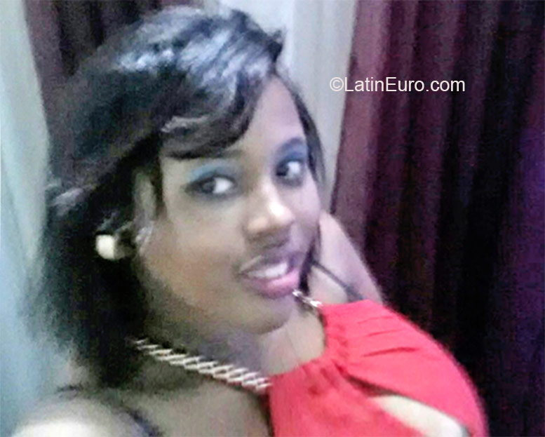 Date this passionate Dominican Republic girl Genesis from Santo Domingo DO24177