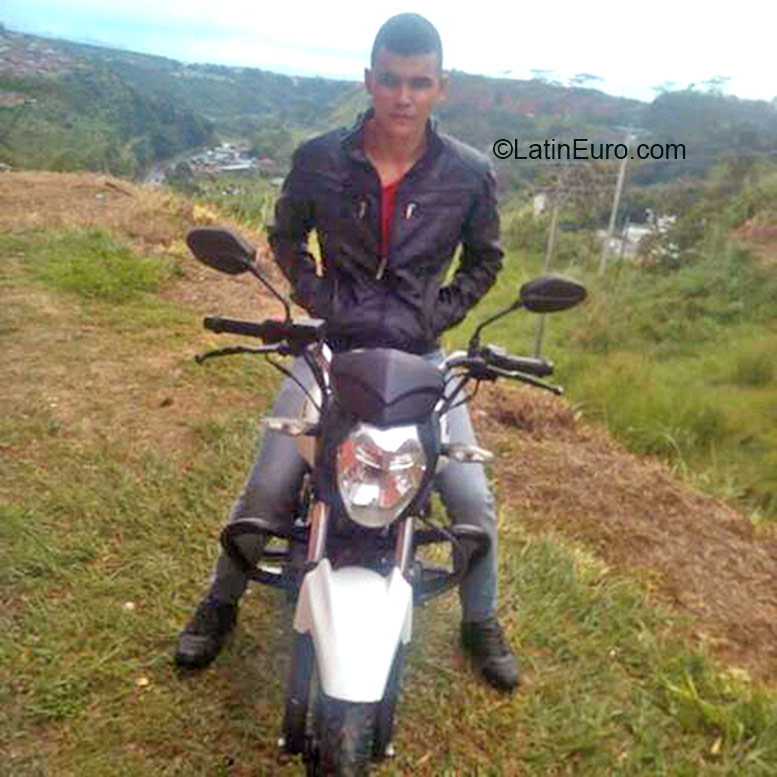 Date this fun Colombia man Fabian from Pereira CO18376