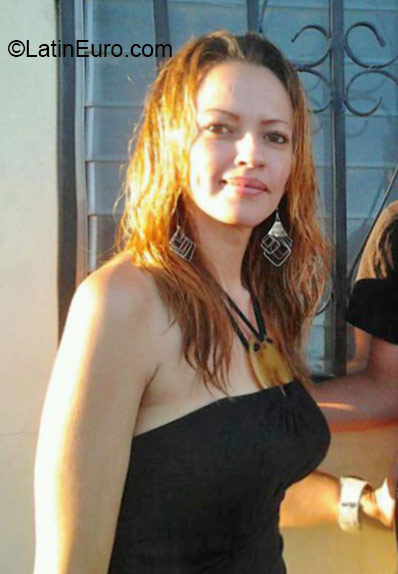 Date this good-looking Honduras girl Sara from Tegucigalpa HN1878