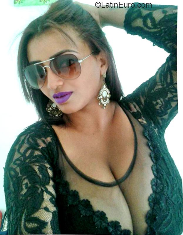 Date this athletic Brazil girl Alana from ilheus BR9537