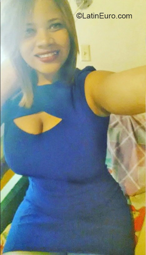 Date this hot Dominican Republic girl Meiryis from Santiago DO24406