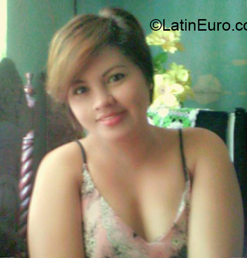 Date this cute Philippines girl Caran from Manila PH860