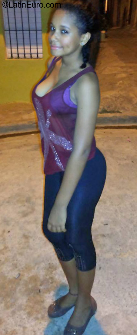 Date this stunning Dominican Republic girl Jarlin from Higuey DO24520