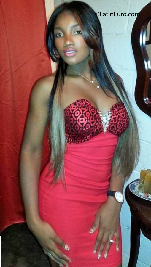 Date this nice looking Dominican Republic girl Mercedes from Santiago DO24598
