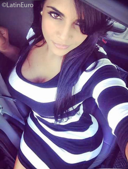 Date this lovely Dominican Republic girl Gleny from Santiago DO24636