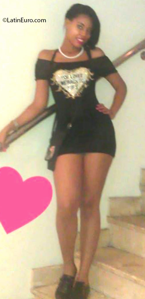 Date this good-looking Dominican Republic girl Nicaras from Haina DO24823