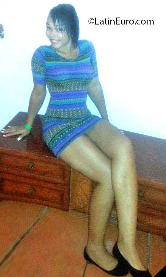 Date this beautiful Dominican Republic girl Abigail from Santiago DO24829