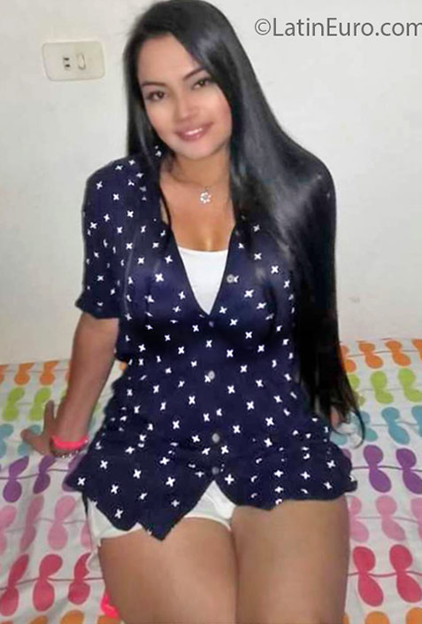 Date this sultry United States girl Johana from Florida CO30297