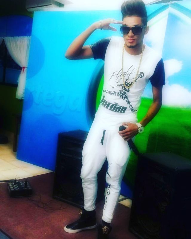 Date this stunning Dominican Republic man Edwin from Santo Domingo DO24899