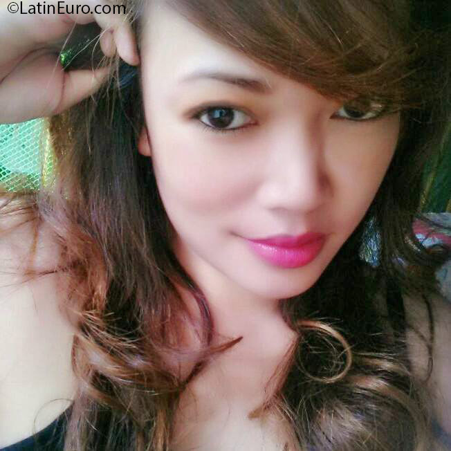 Date this charming Philippines girl Riane from San Pablo City PH873
