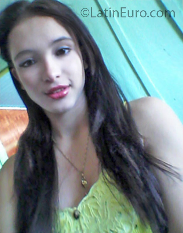 Date this young Brazil girl Daniela from Quedas do Iguacu BR9576