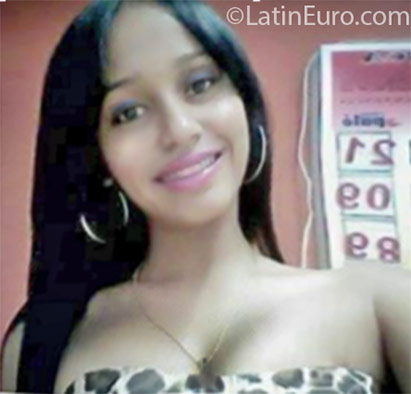 Date this passionate Dominican Republic girl Clarisa from Santiago DO24918