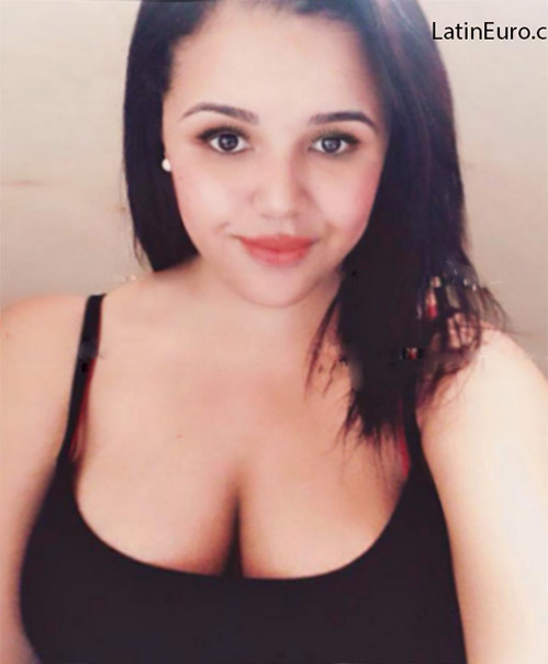 Date this hot Brazil girl Maria from Araras BR9580