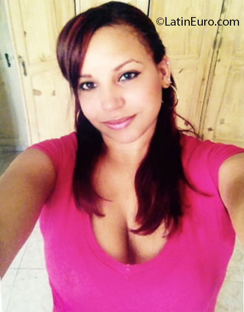 Date this georgeous Dominican Republic girl Caro from Santiago DO24977