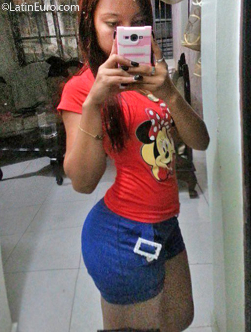 Date this pretty Dominican Republic girl Yunnedy from Puerto Plata DO25011