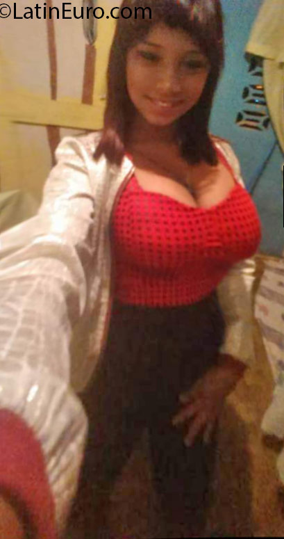 Date this charming Dominican Republic girl Milagros from Santo Domingo DO25081