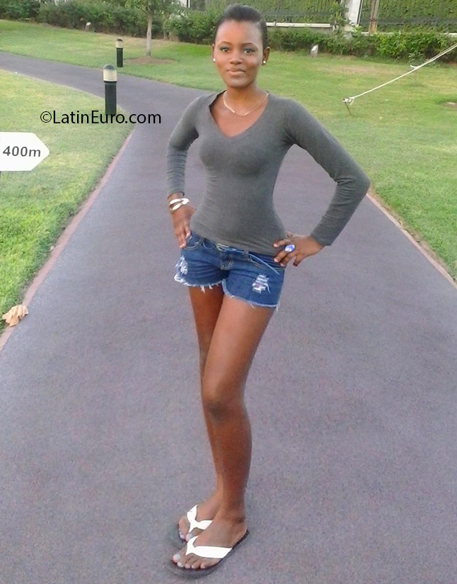 Date this foxy Jamaica girl Abbie from Montego bay JM2272